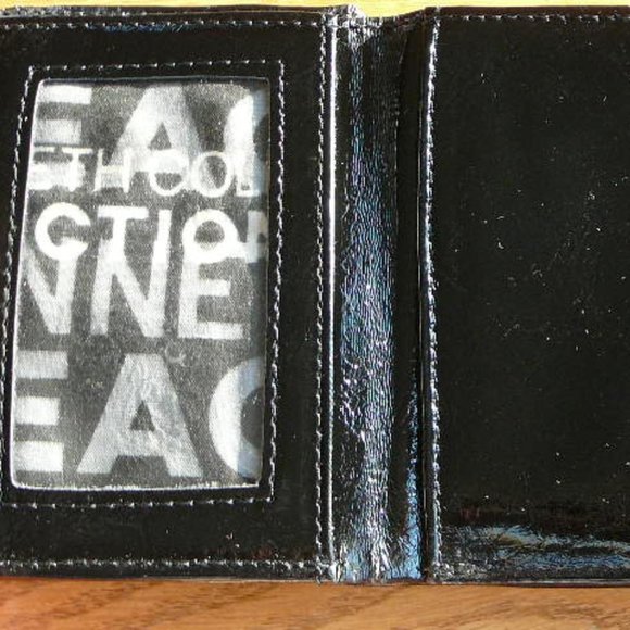 Kenneth Cole Reaction Black Tri-Fold Wallet with Zippered Change Pocket - Picture 6 of 7